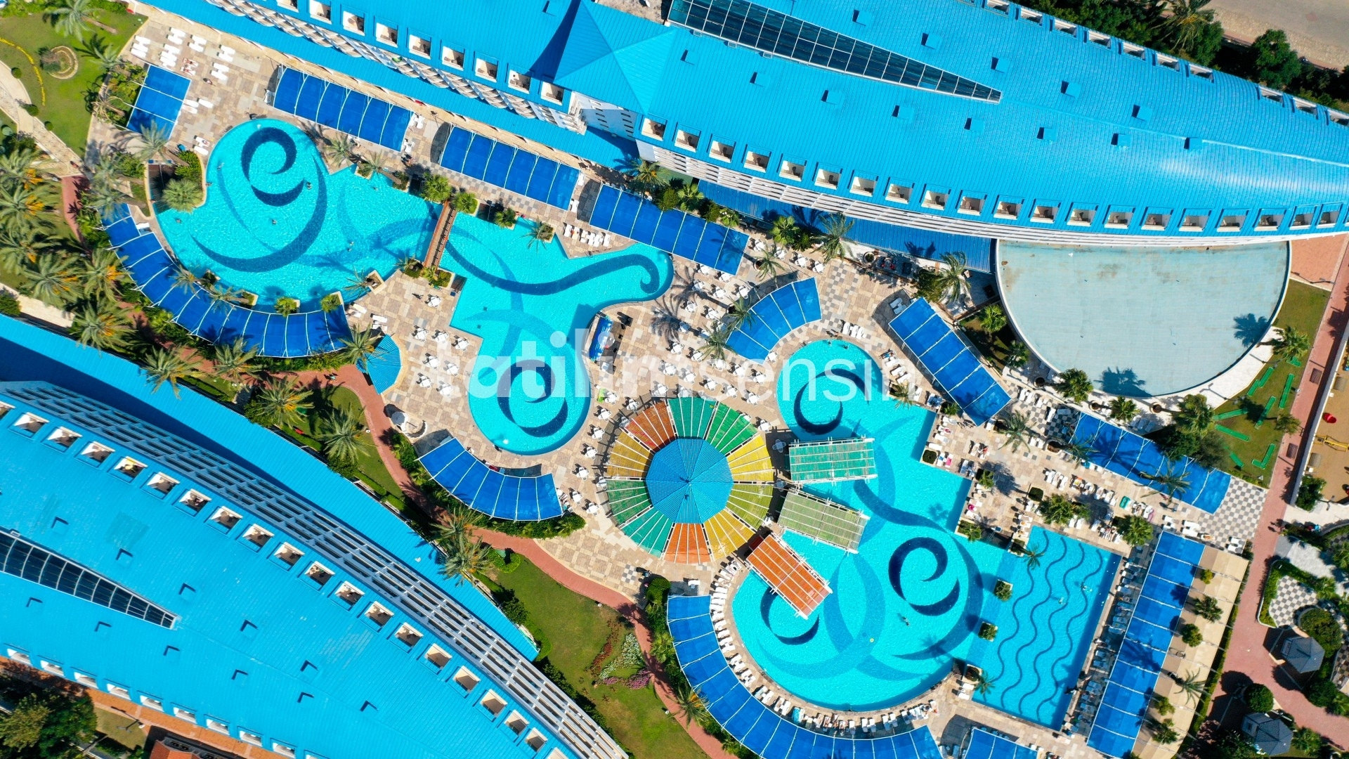 Crystal Admiral Resort Suites Spa - 5