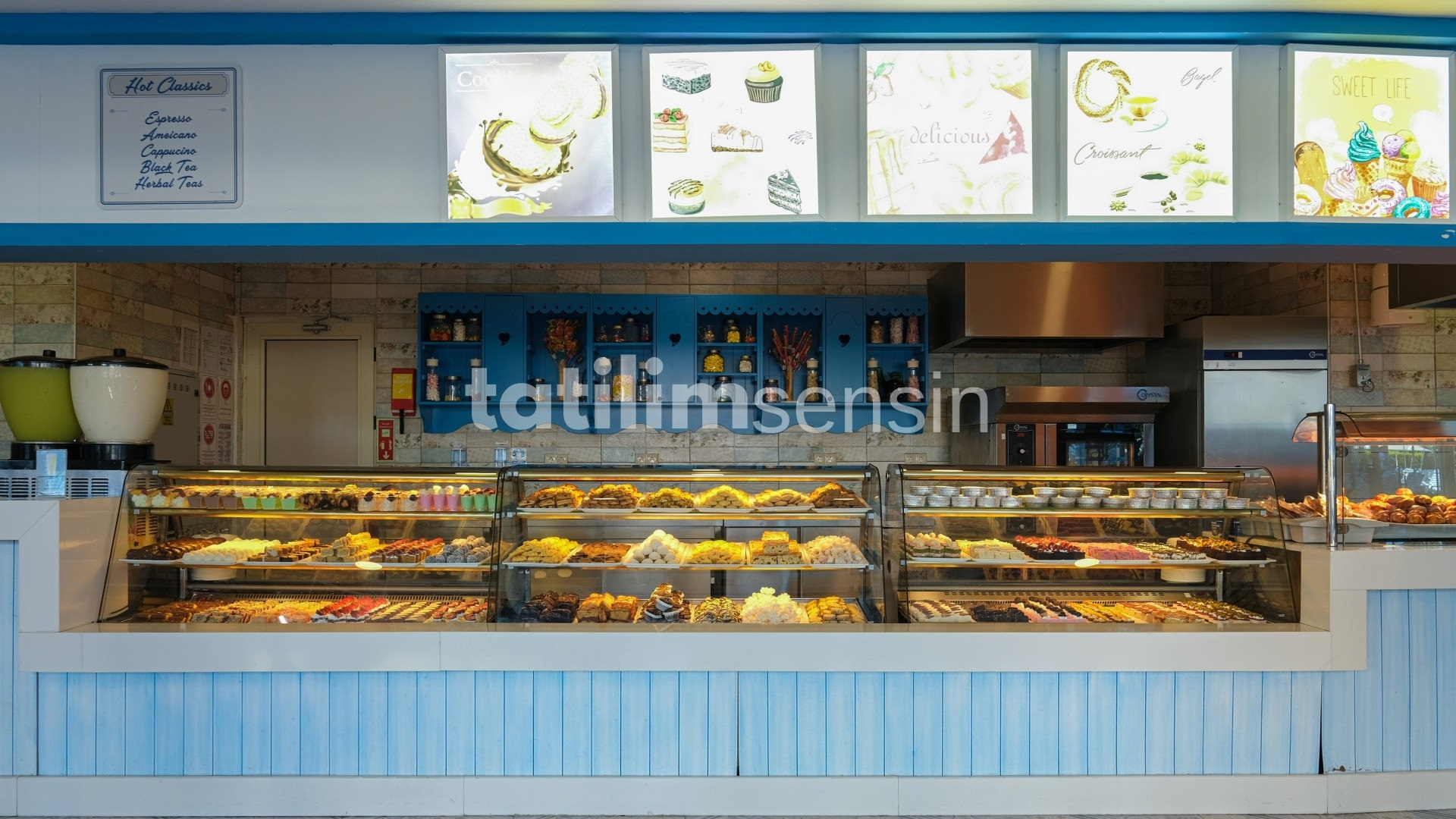 Crystal Admiral Resort Suites Spa - 10