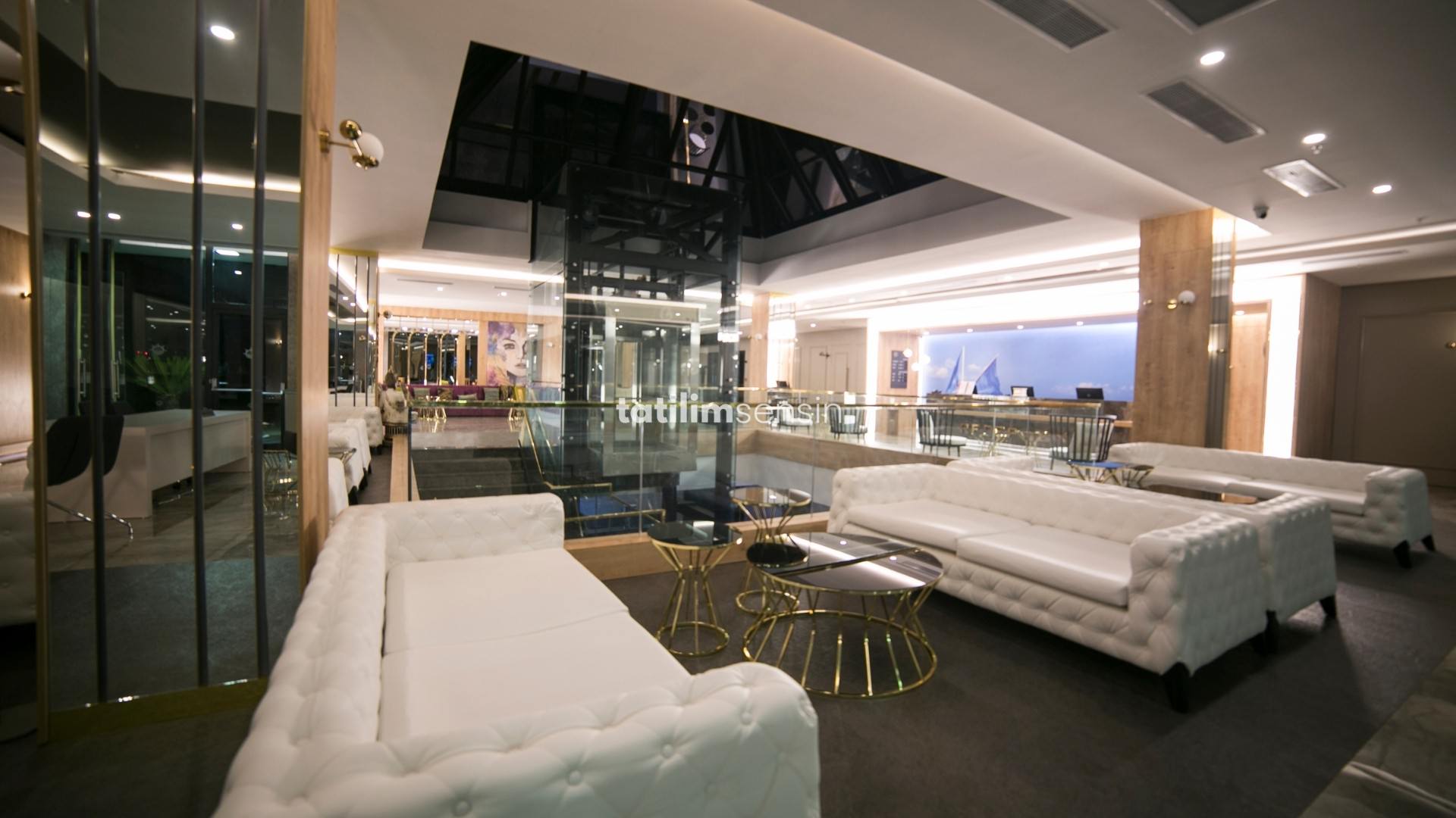 Sailors Beach Club - 7