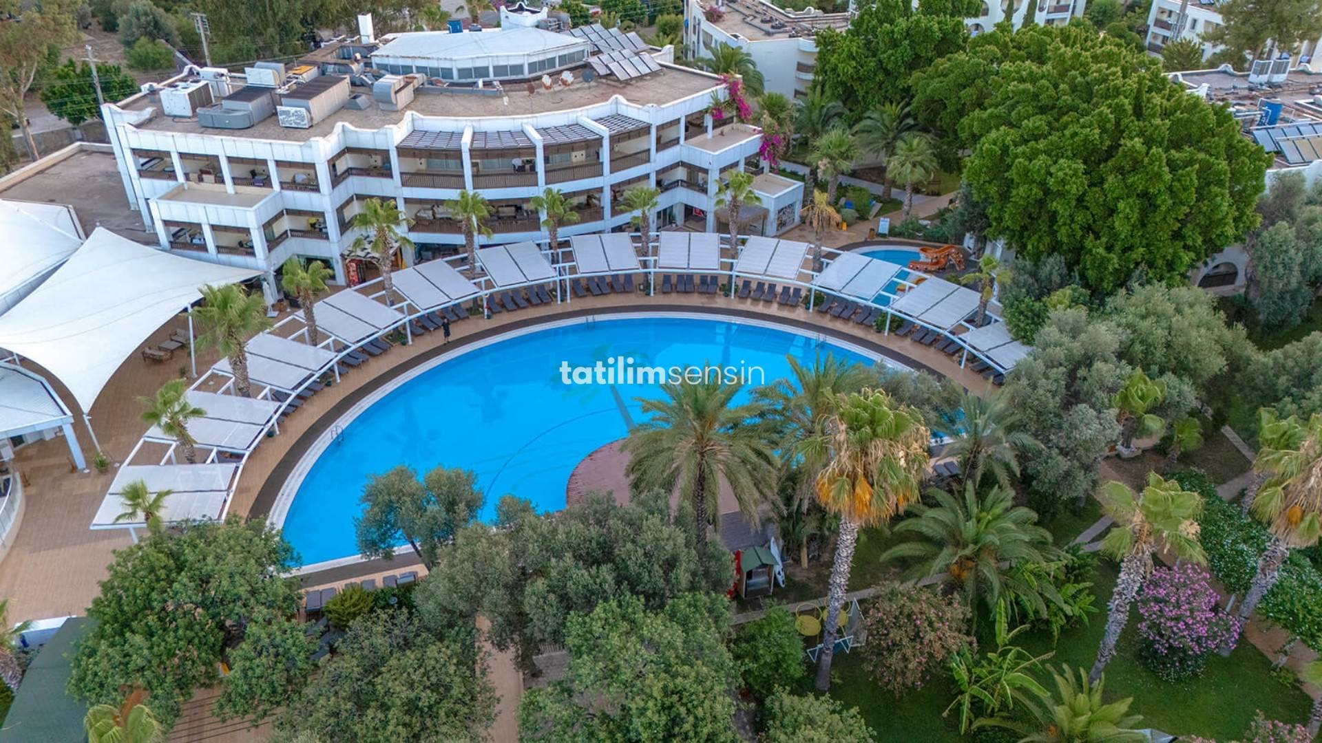 Latanya Park Resort - 5