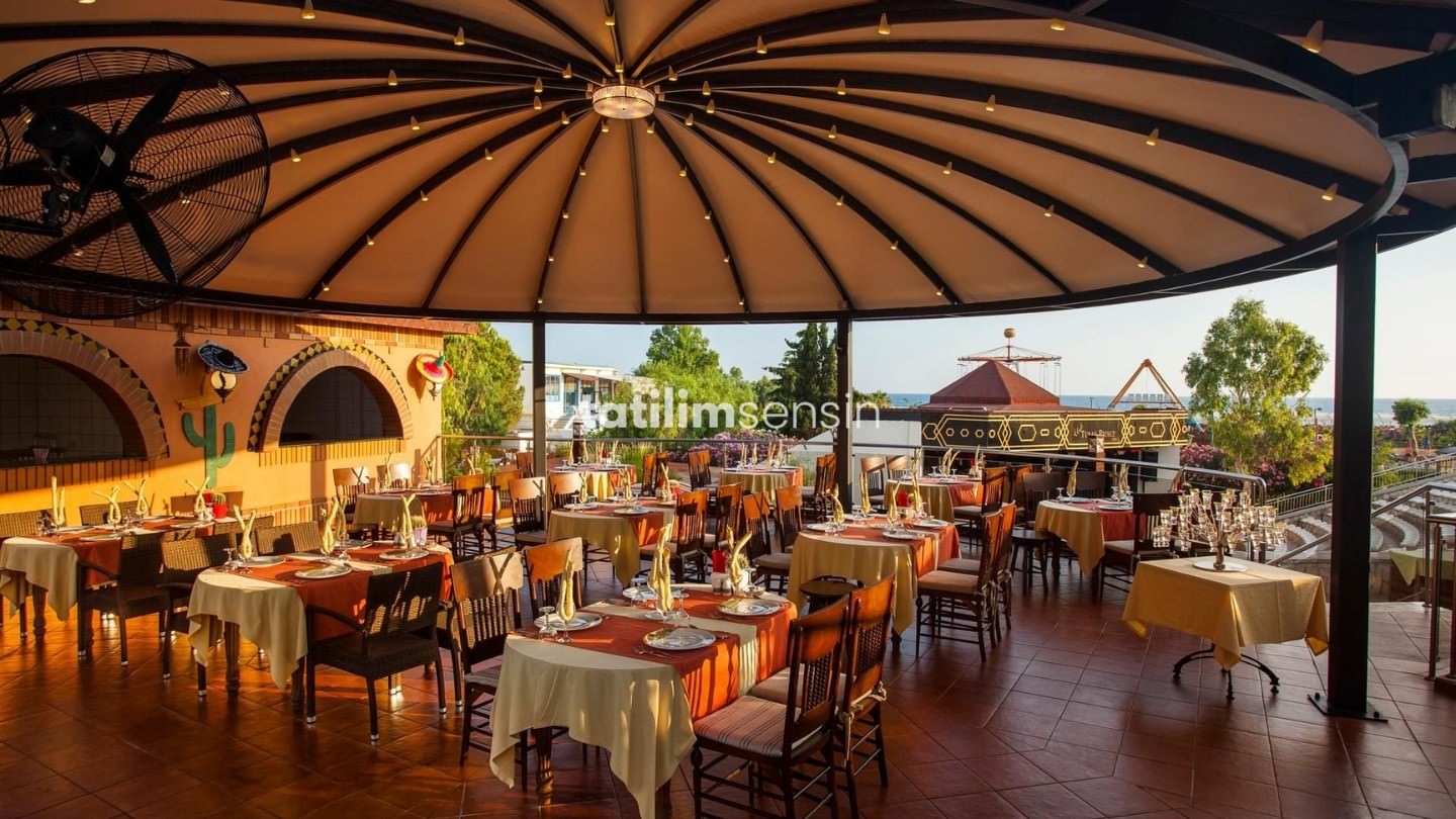 Club Hotel Turan Prince World - 7