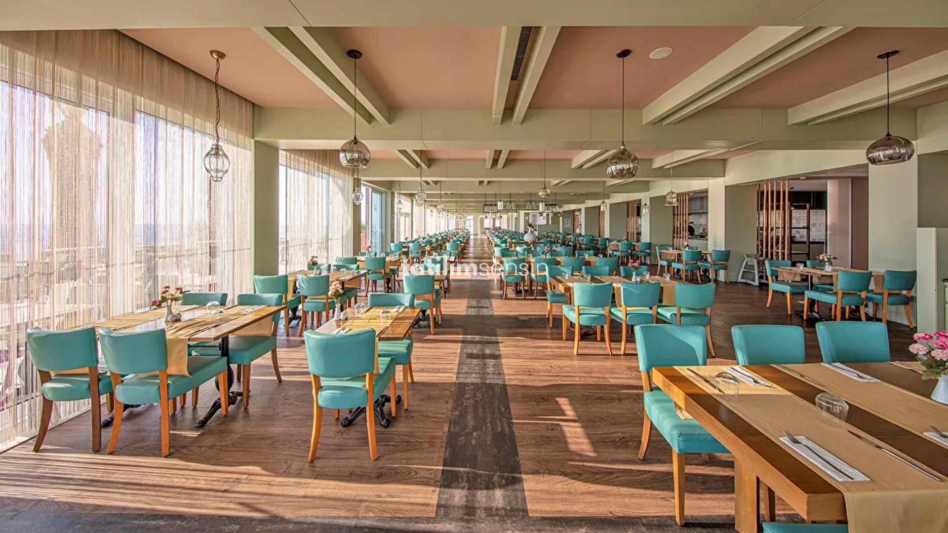 Le Bleu Hotel  Resort - 7