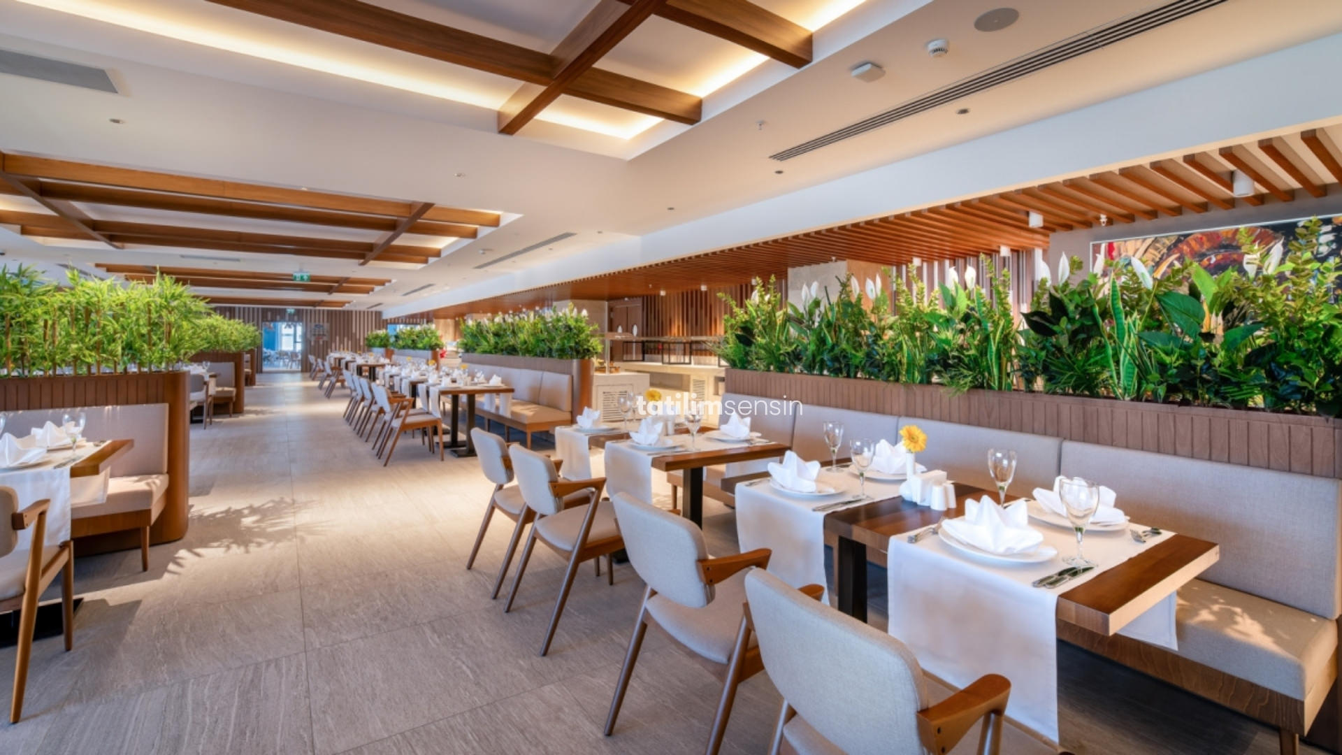 Concorde Tower Hotel - 10