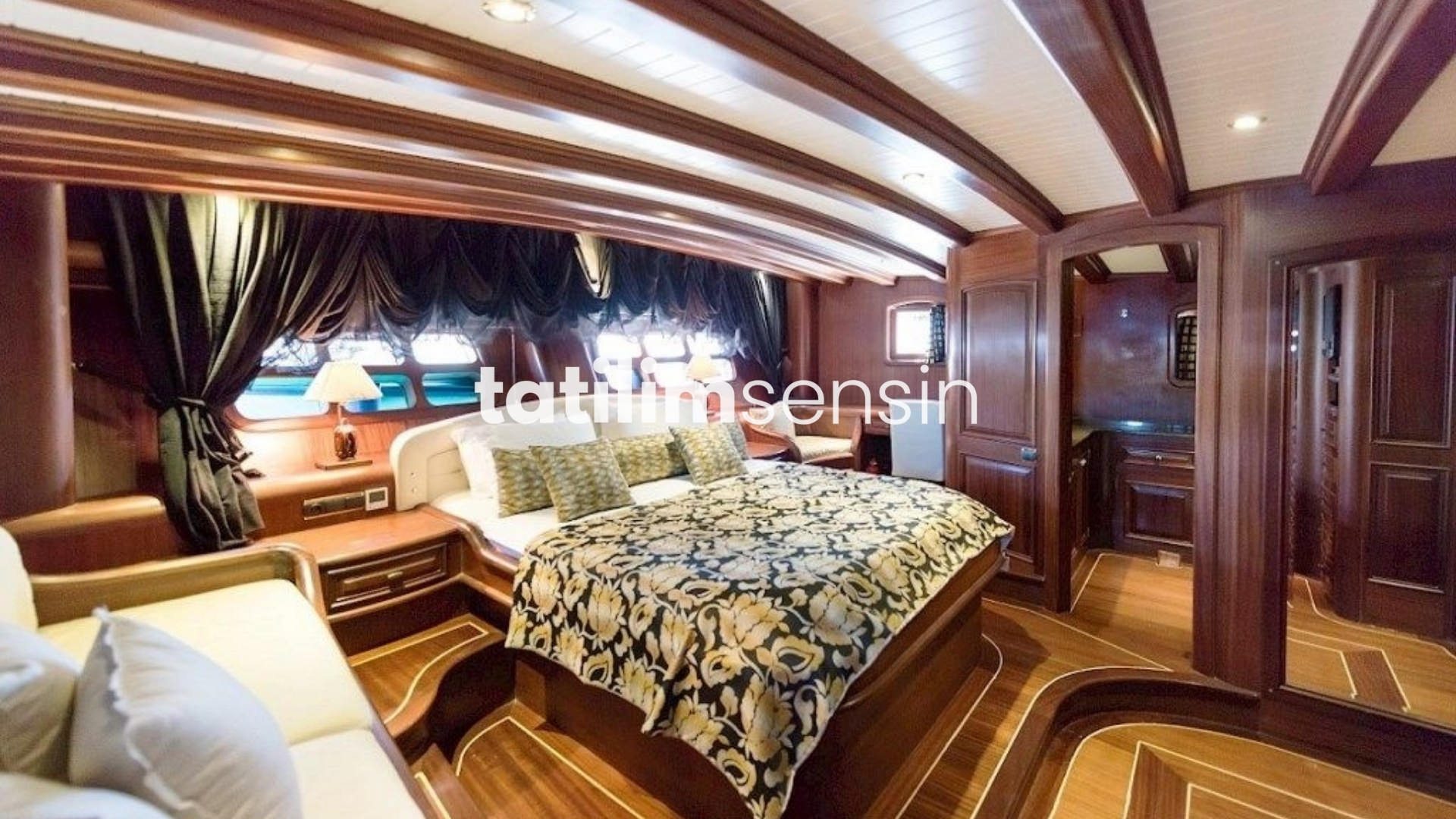 Lady Christa Gulet - 8