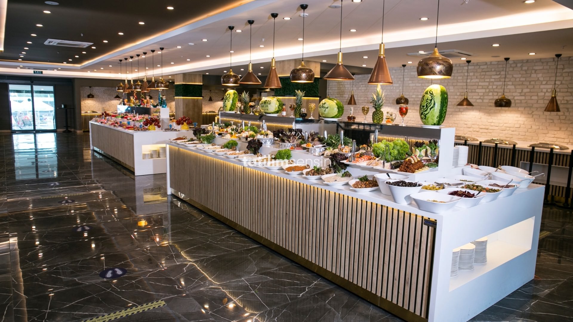 Sailors Beach Club - 10