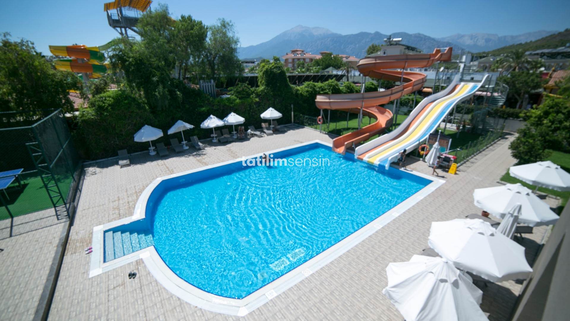 Sailors Beach Club - 6