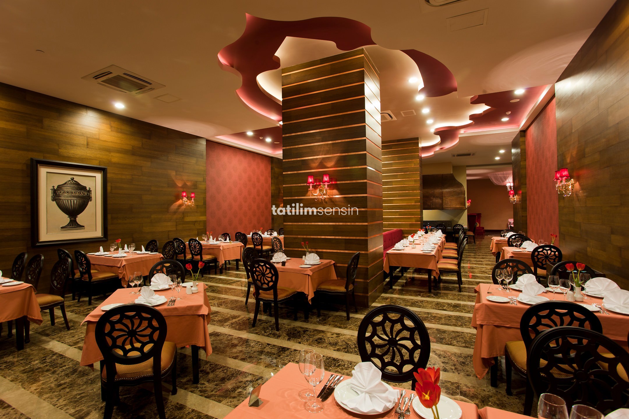 Royal Holiday Palace - 8