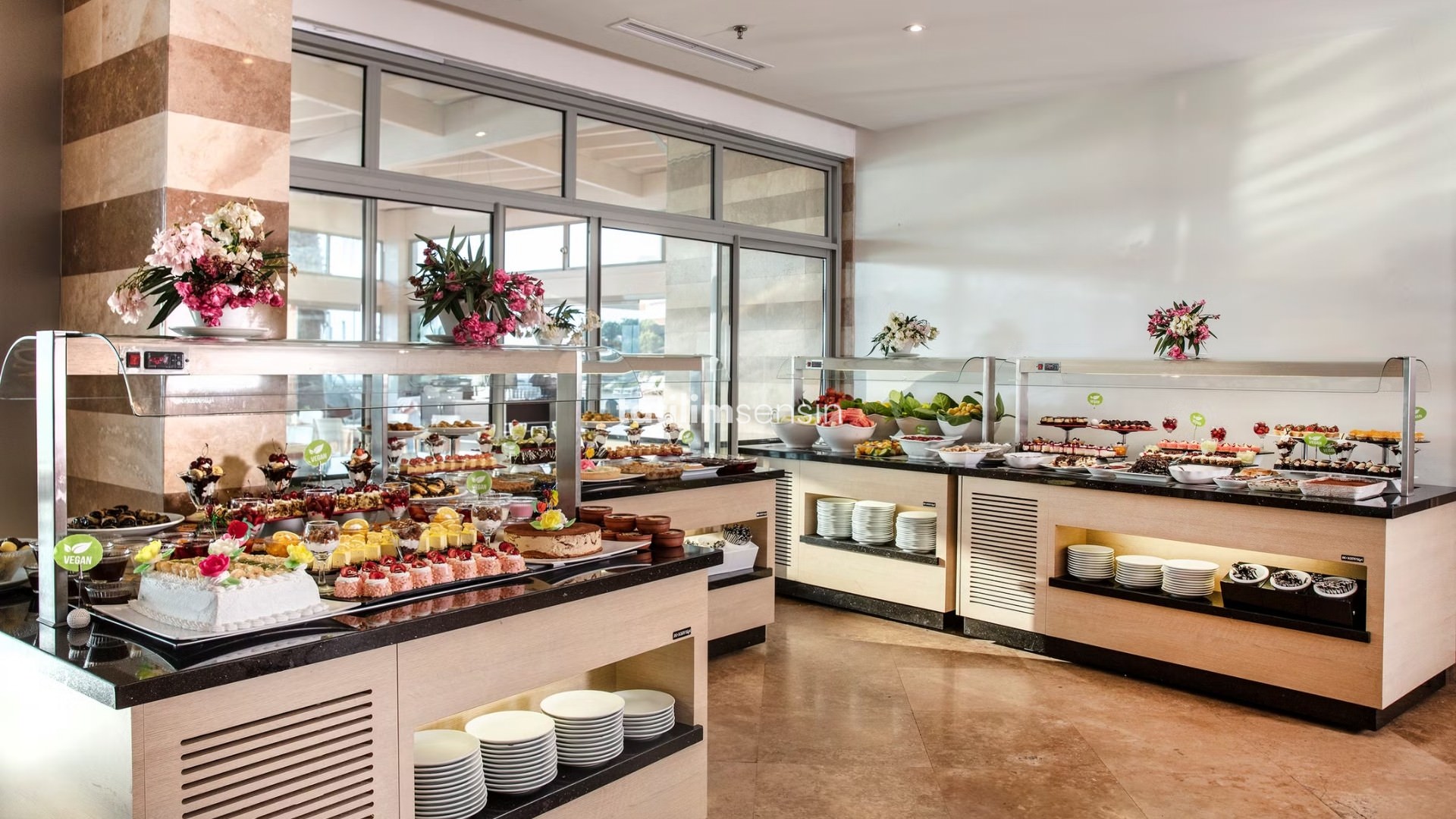 Charisma De Luxe Hotel - 11