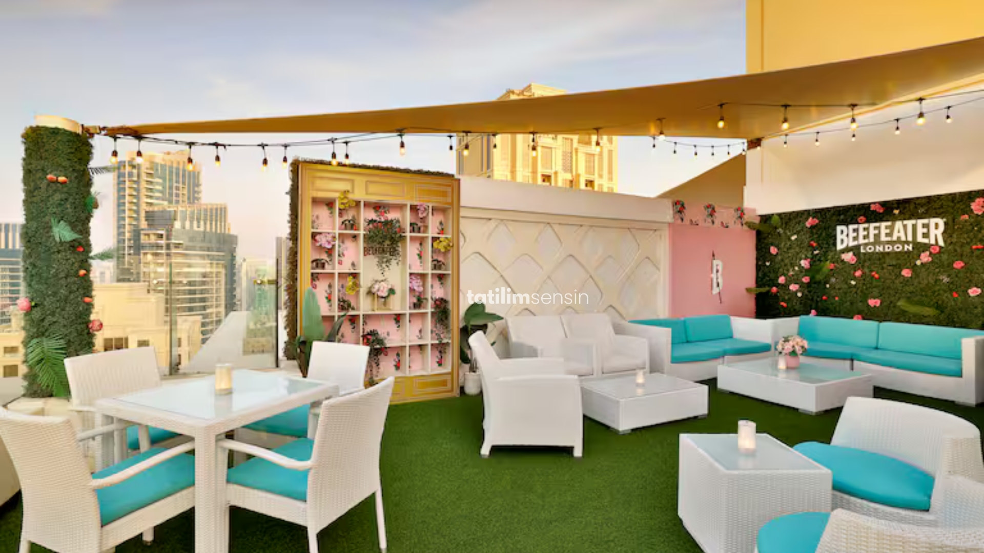 Hilton Dubai The Walk - 14