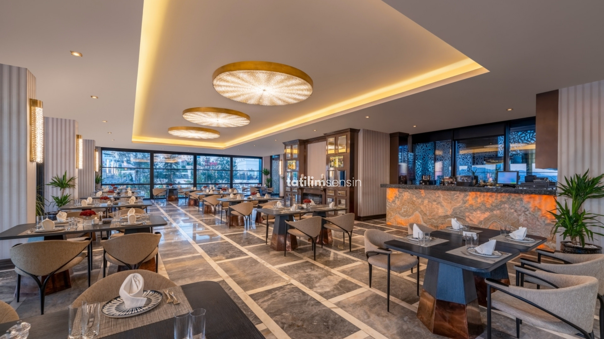 Les Ambassadeurs Hotel - 14