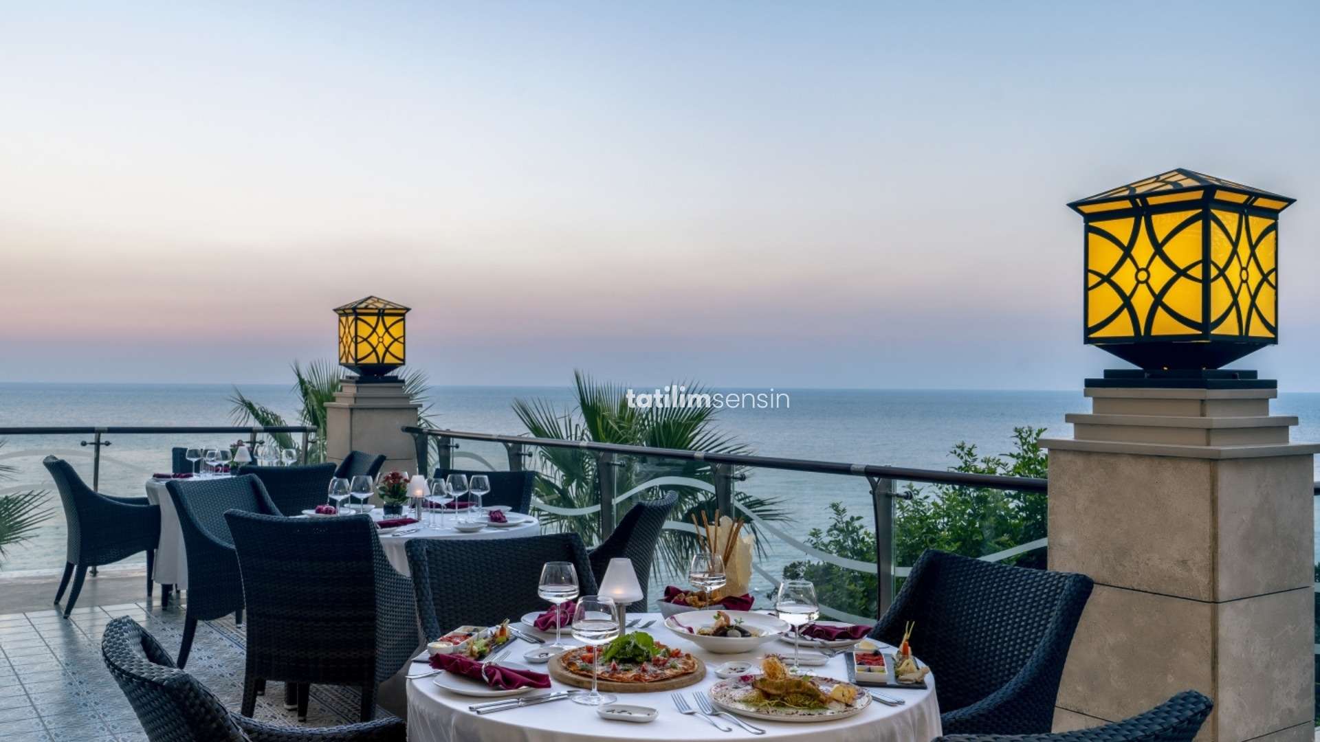 Merit Royal Premium Hotel - 8