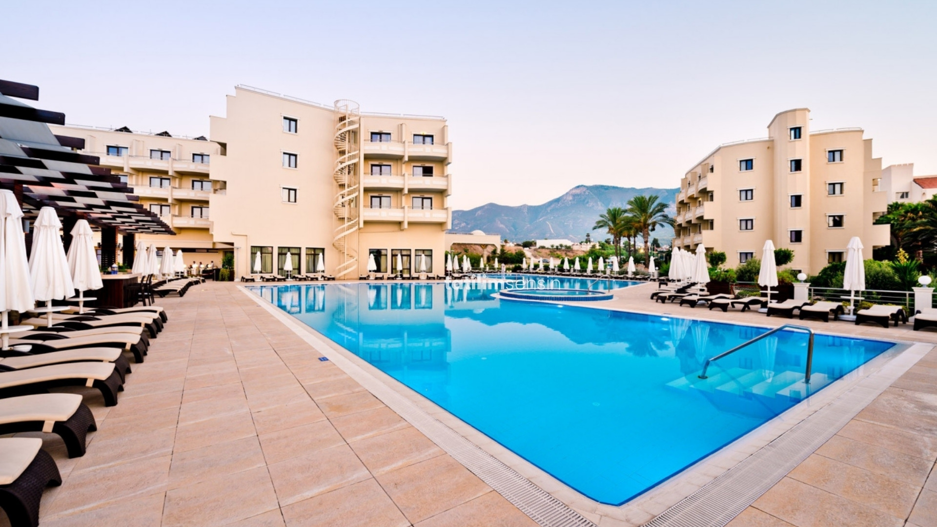 Vuni Palace Hotel - 3