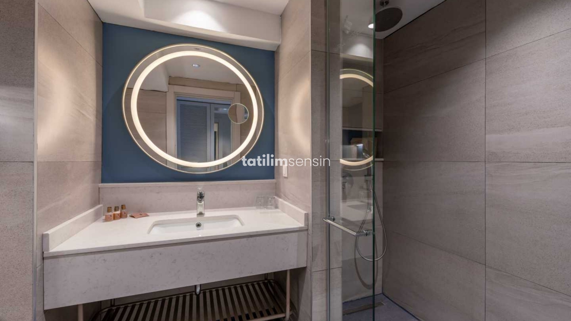 Süral Saray Hotel +16 - 25