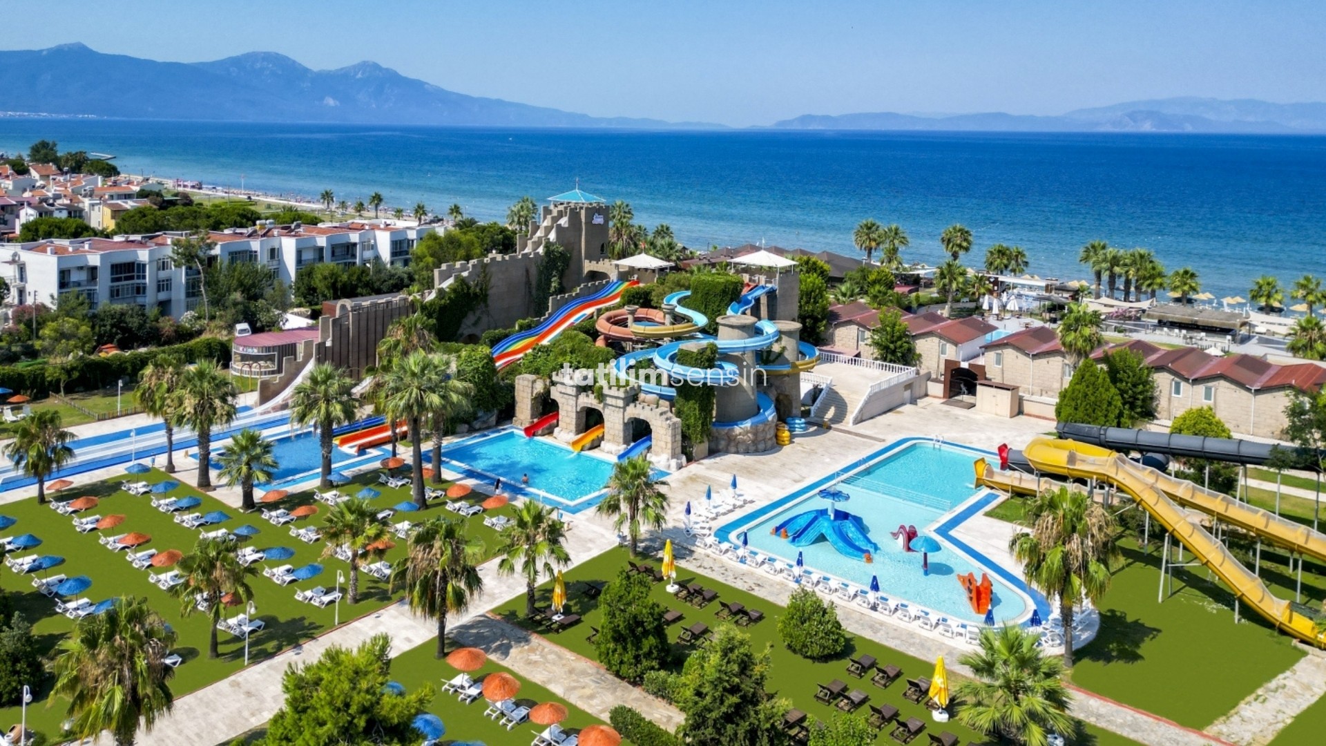 Risus Beach Resort Hotel - 12