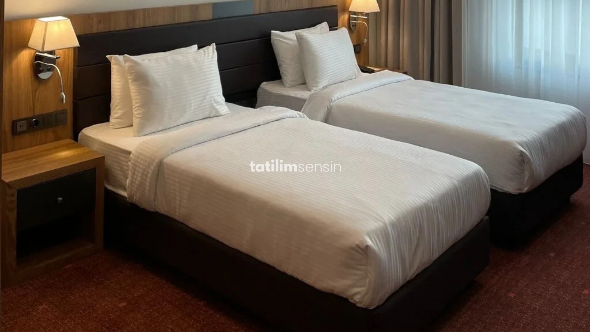 Ramada By Wyndham - 8