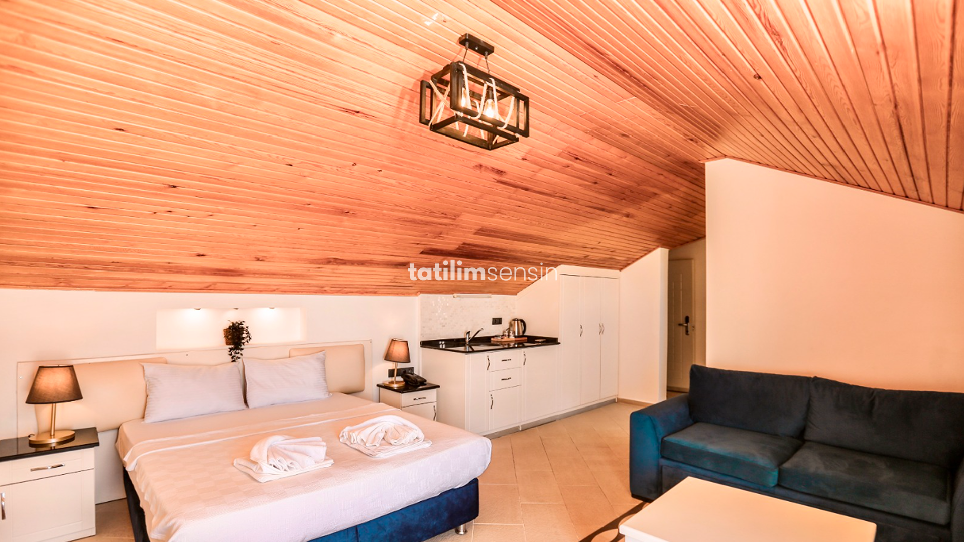 Tropical Deluxe Hotel - 10