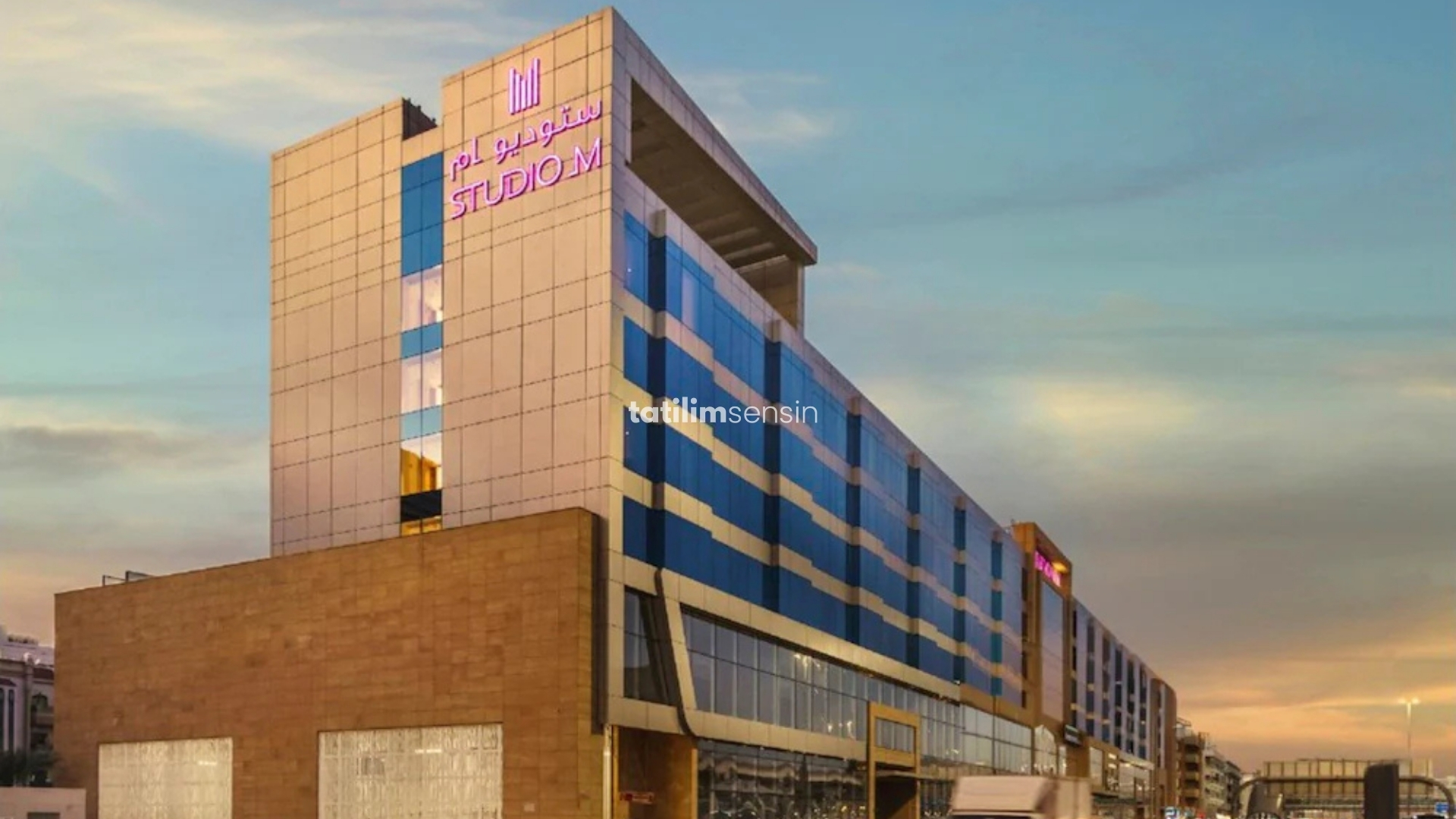 Studio M Arabian Plaza Dubai - 1