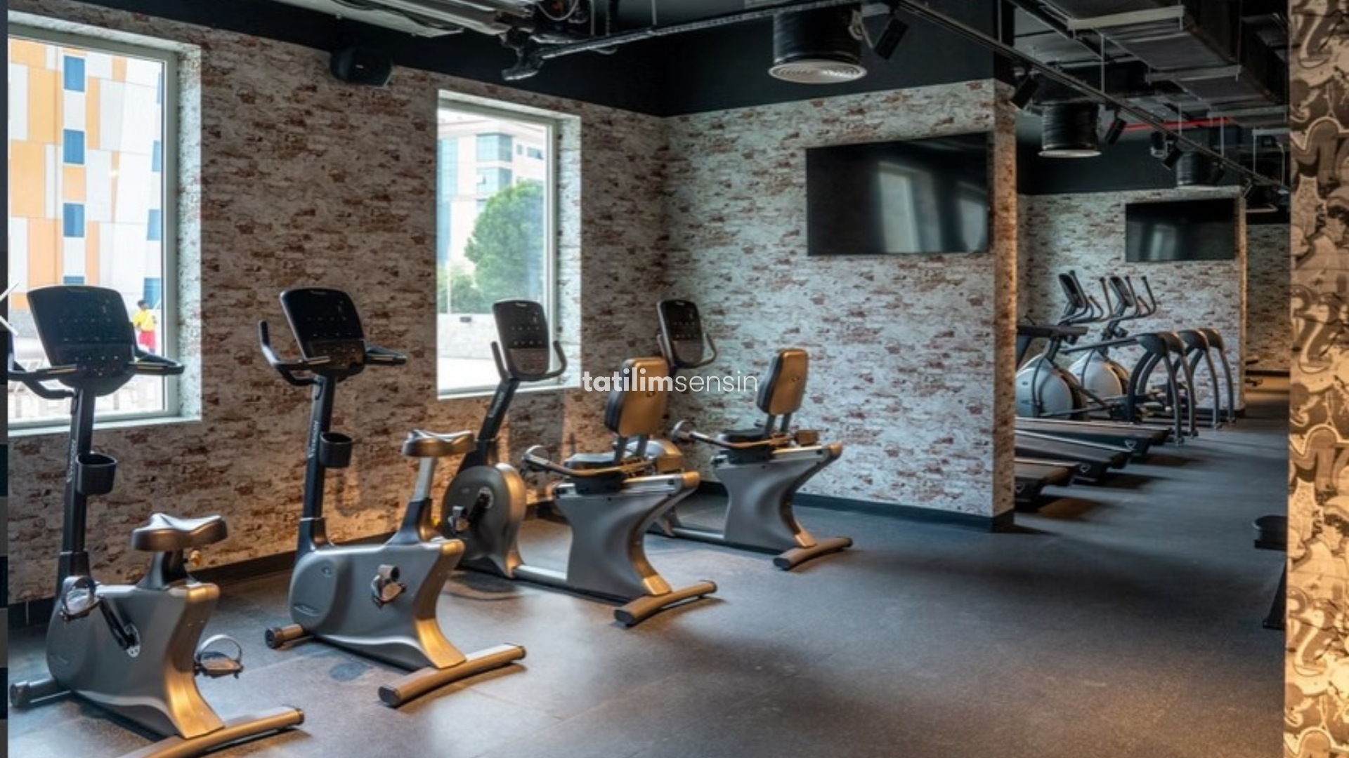 Vogo Grand Hotel Dubai - 11