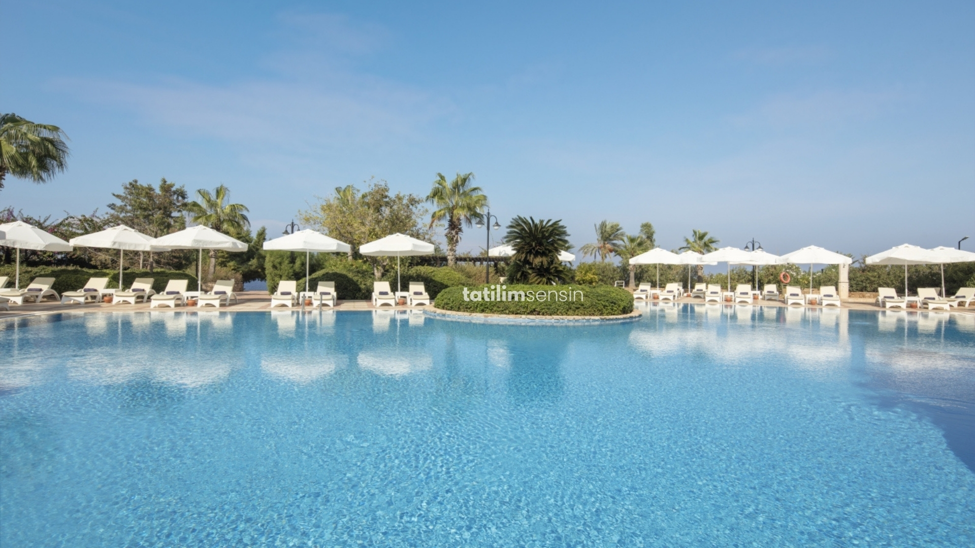 Merit Crystal Cove Hotel - 5