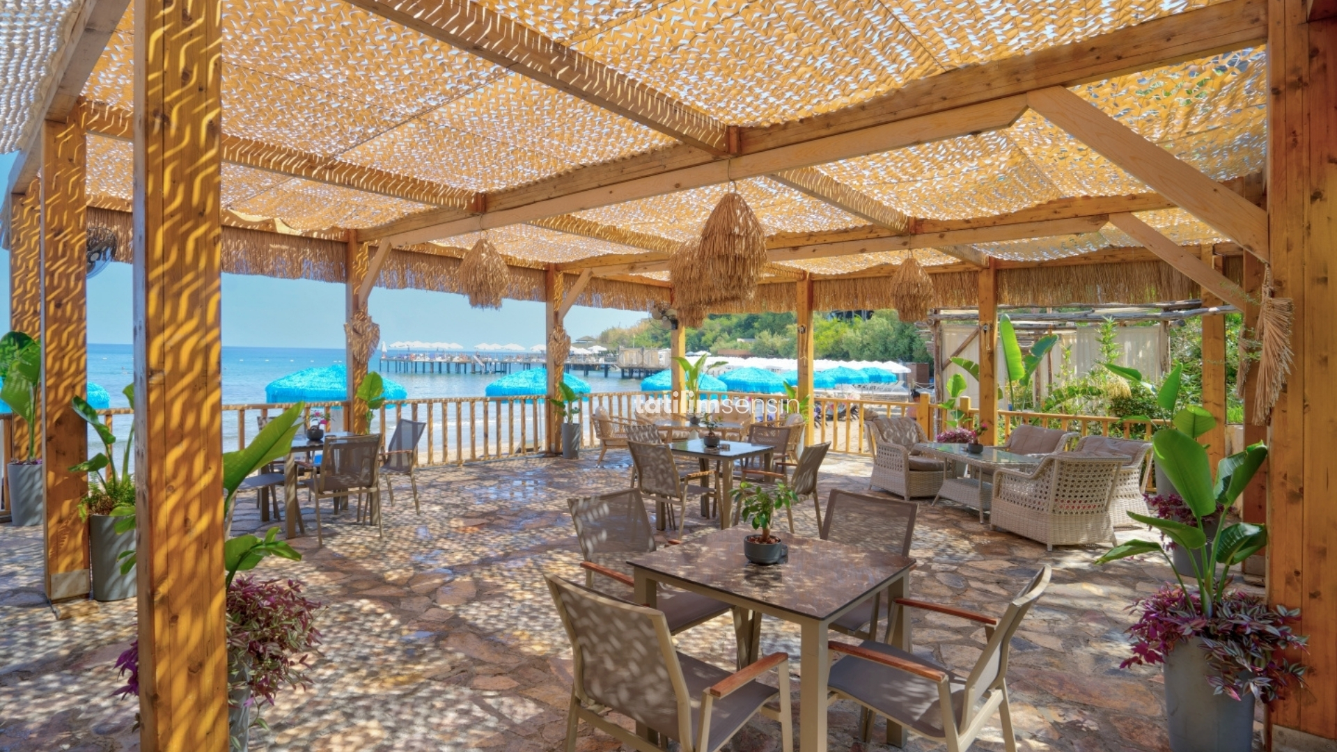 Merit Crystal Cove Hotel - 7