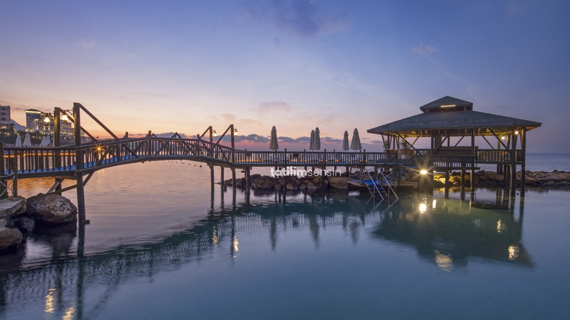 Merit Crystal Cove Hotel - 9