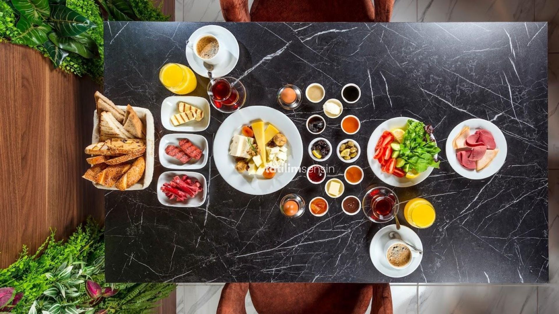 Novel Centre Point Hotel - 13