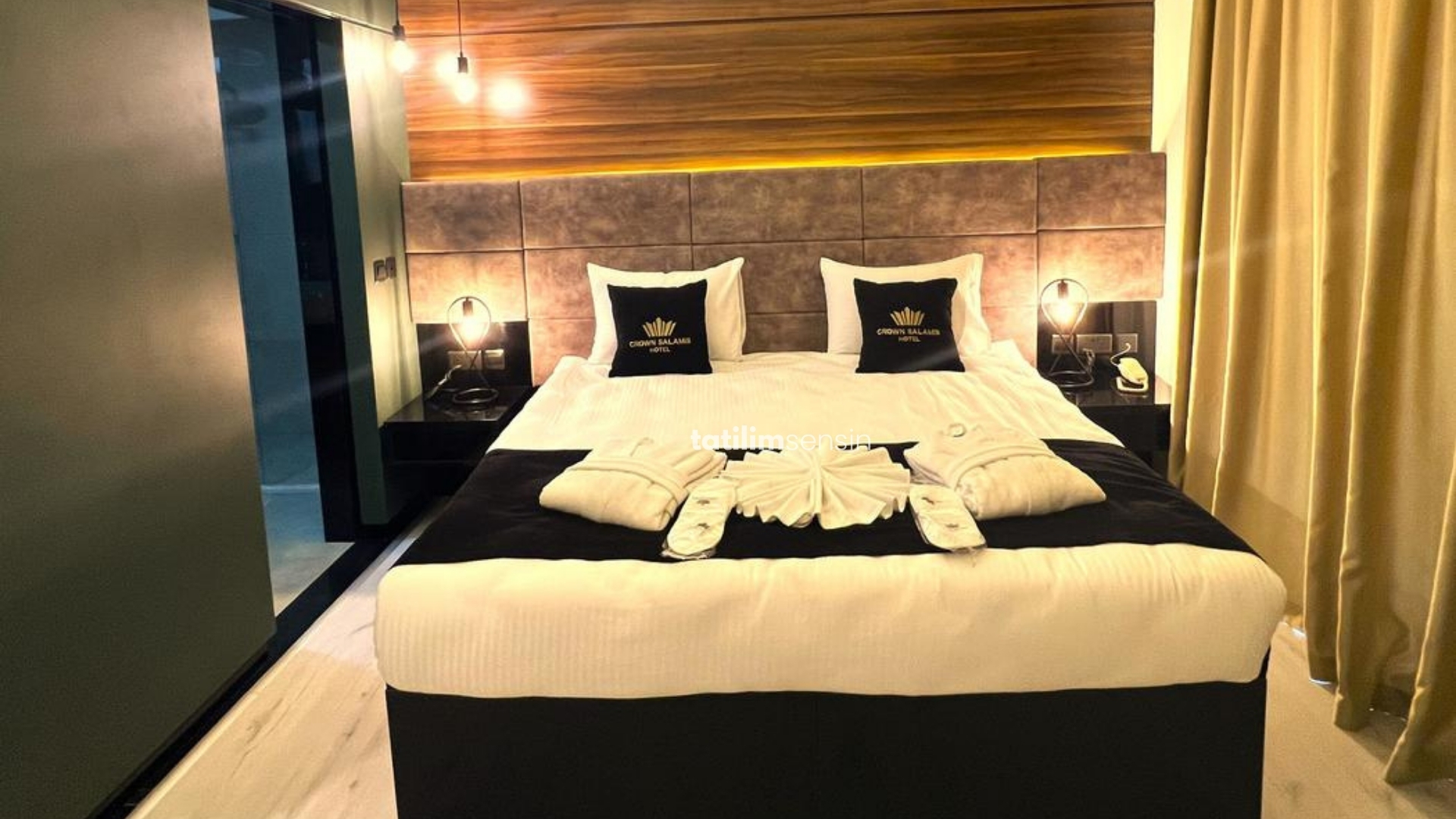 Crown Salamis Hotel - 7