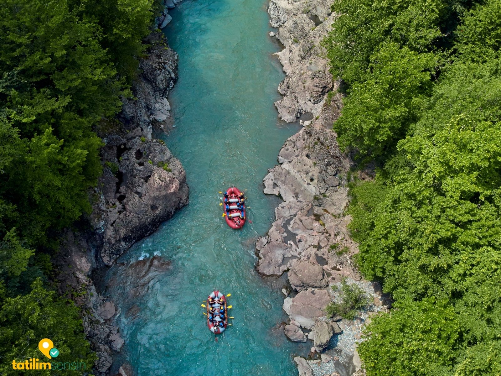 Doğayla İç İçe bir Macera: Rafting